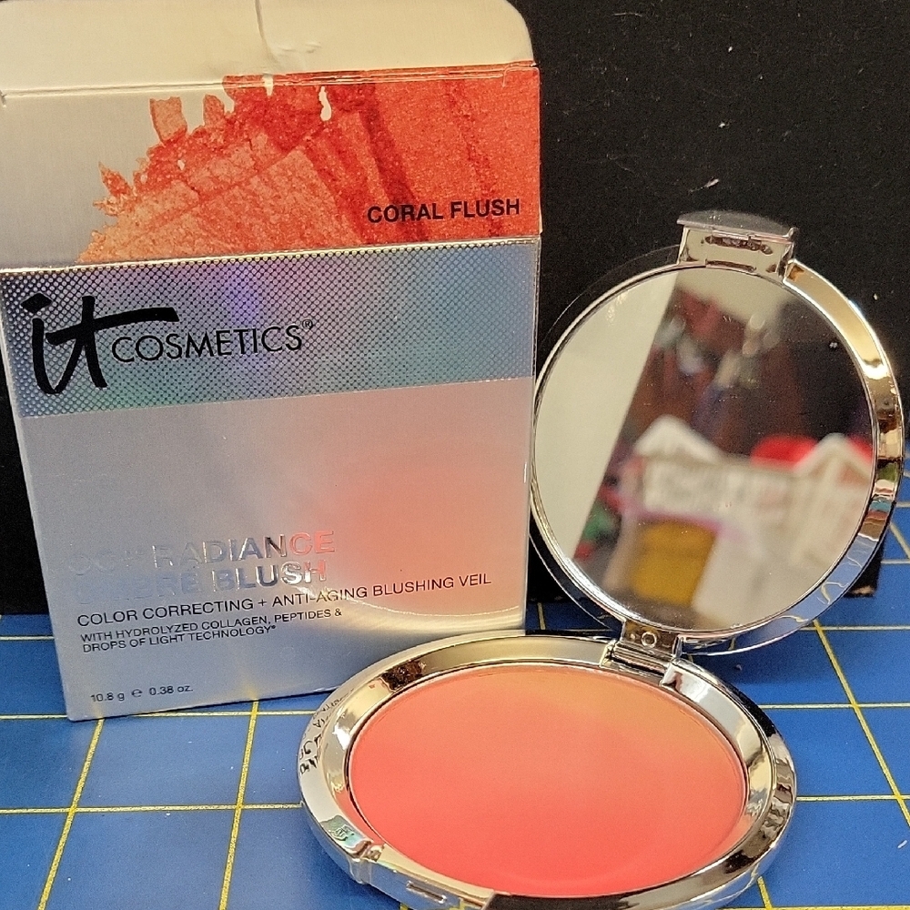 it Cosmetics Radiance Ombre Blush in Coral Flush New in Box 10.8g